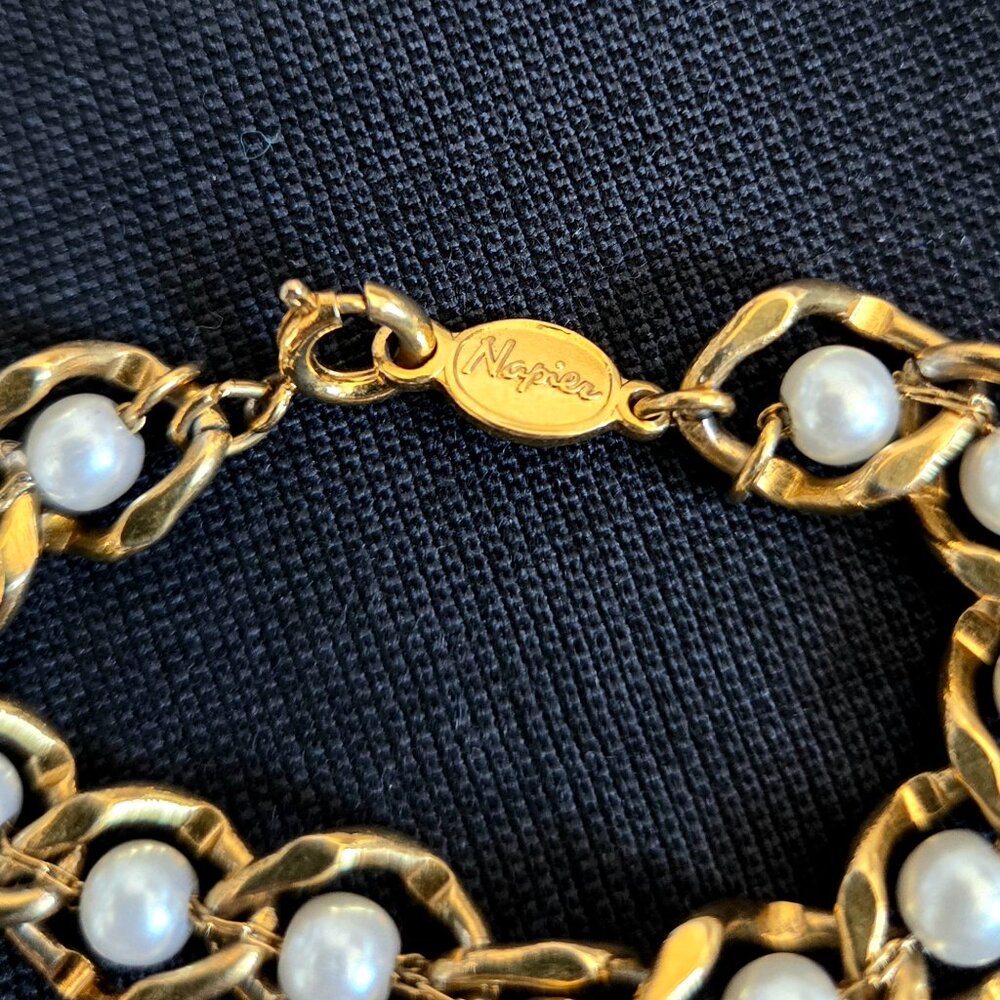 Vintage Napier gold tone long chain necklace with faux pearls. - Picture 7 of 8